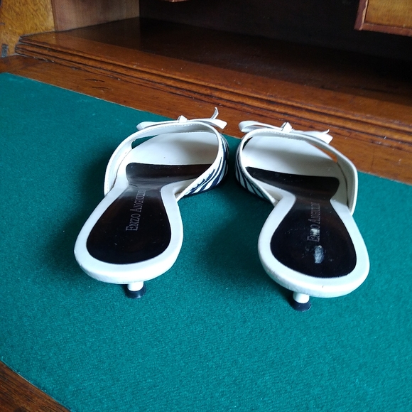 ENZO ANGIOLINI Blue and Cream Open Toe Kitten Heels - Picture 4 of 7